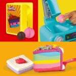 Play-Doh Super Slice Cake Playset, Toy Oven with Play Kitchen Accessories & 11 Modeling Compound Cans, Kids Arts & Crafts,, Ages 3+ - Image 8