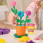 Play-Doh Flower Shop Playset, 27 Garden Toy Accessories, Kids Arts & Crafts, 3+ (Amazon Exclusive) - Image 3