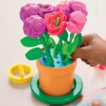 Play-Doh Flower Shop Playset, 27 Garden Toy Accessories, Kids Arts & Crafts, 3+ (Amazon Exclusive) - Image 8