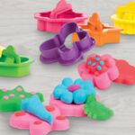 Play-Doh Flower Shop Playset, 27 Garden Toy Accessories, Kids Arts & Crafts, 3+ (Amazon Exclusive) - Image 10