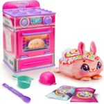 Cookeez Makery Cinnamon Treatz Oven – Interactive Bake & Reveal Oven Playset with Mystery Scented Plush (Cinnamon Pooch, Fondant Feline, or Strawberry Swirl), Mixing Tools, Dough, & Accessories, 5+ - Image 2